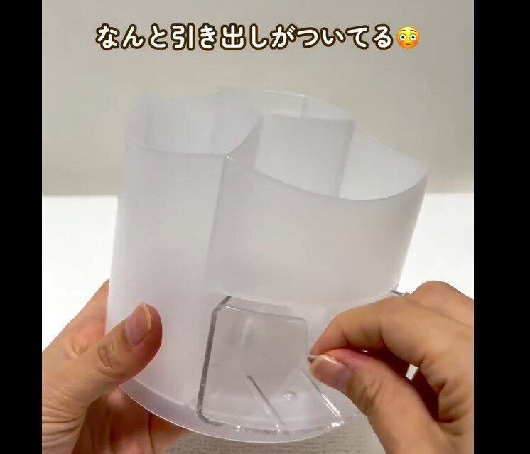 【ダイソー】今度は引き出し付き！回転式ペンホルダー