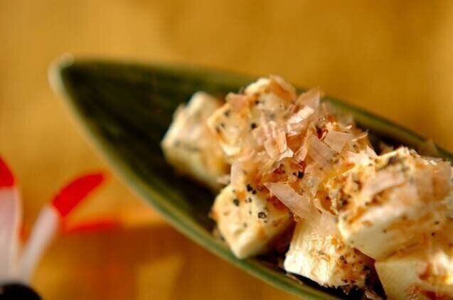 クリームチーズの黒コショウ和え