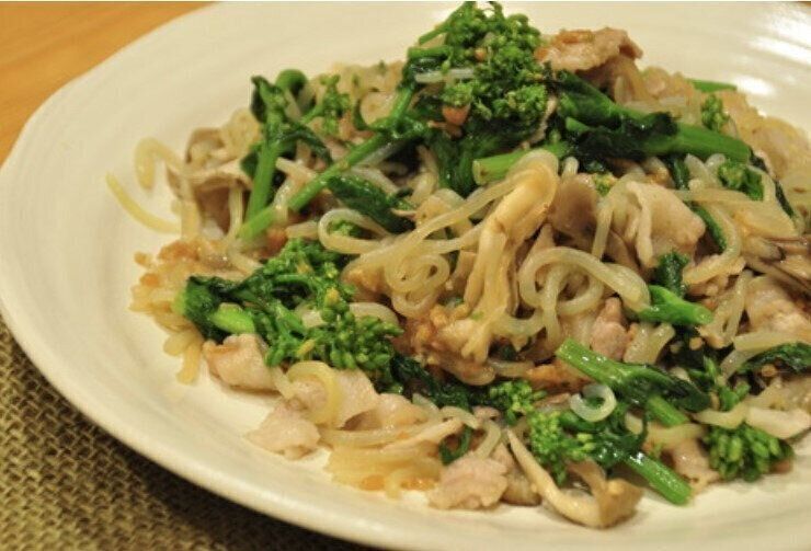 菜の花と舞茸の白滝醤油麹パスタ