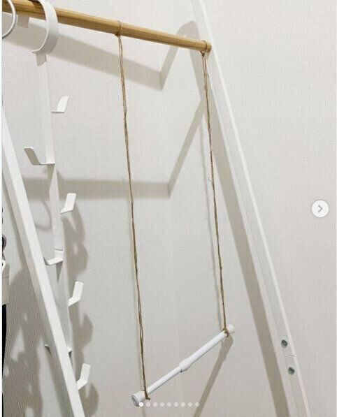 100均アイテムでつくるつり下げハンガーなら好みの高さに