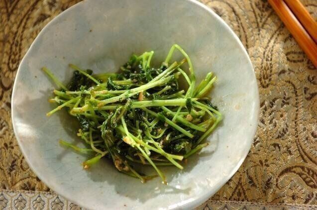 豆苗のしょうゆ麹炒め