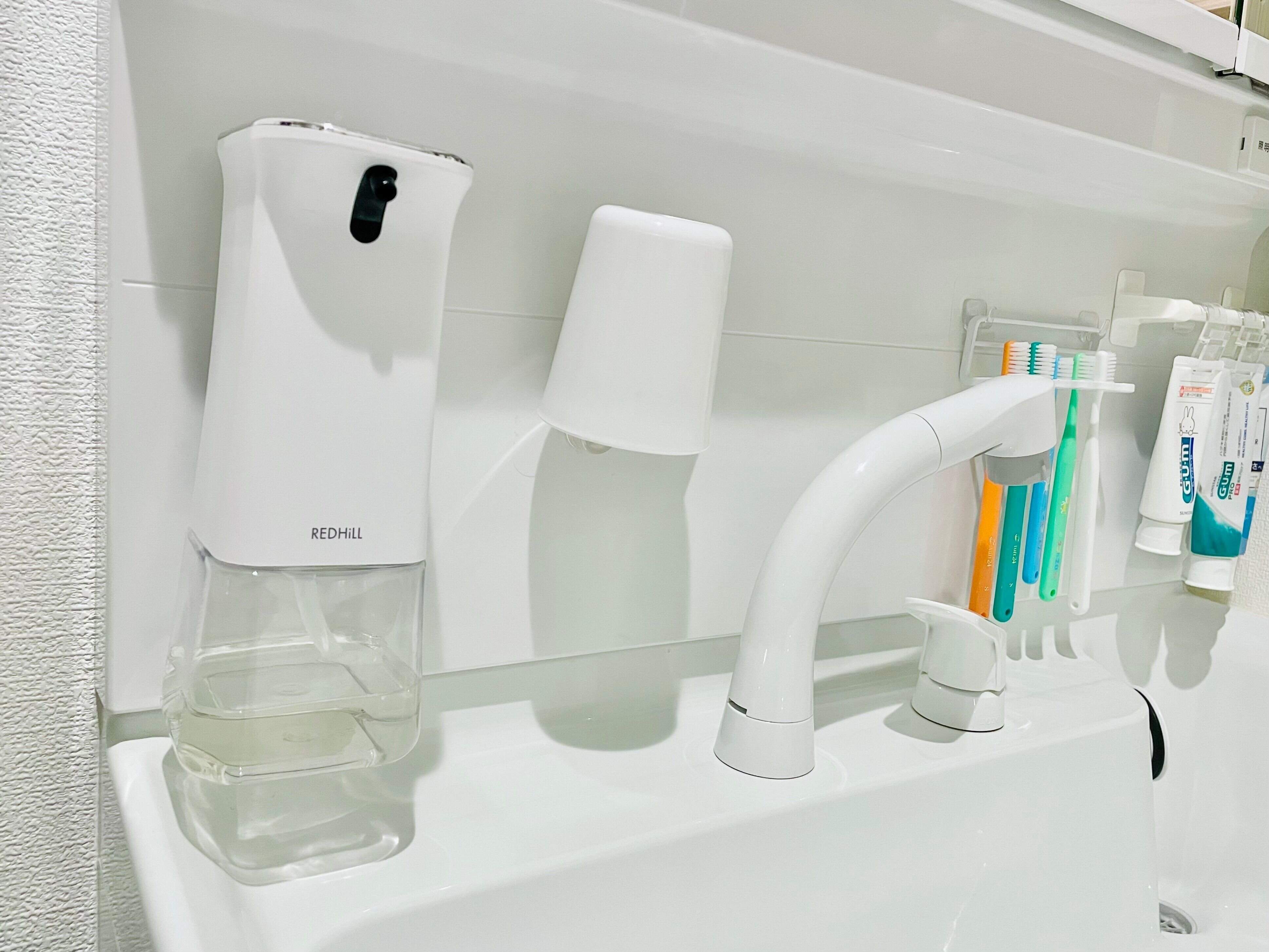 浮かせる収納で掃除をラクにする