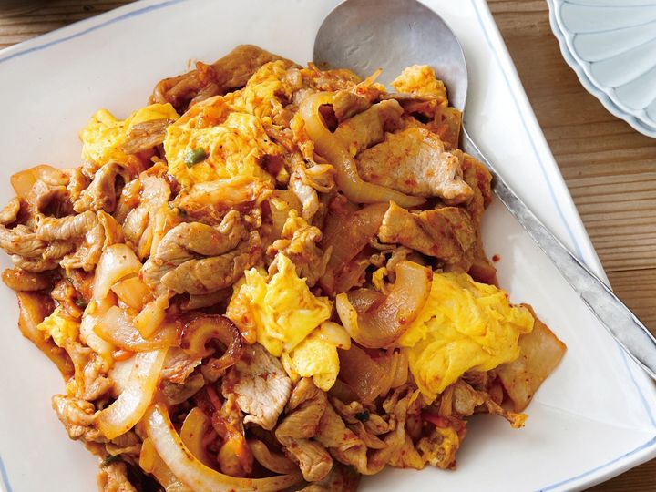 肉野菜炒めにキムチと卵を合わせれば最強 豚たまキムチ炒め サンキュ 肉野菜炒めにキムチと卵を合わせれば最強 豚たまキムチ炒め サンキュ
