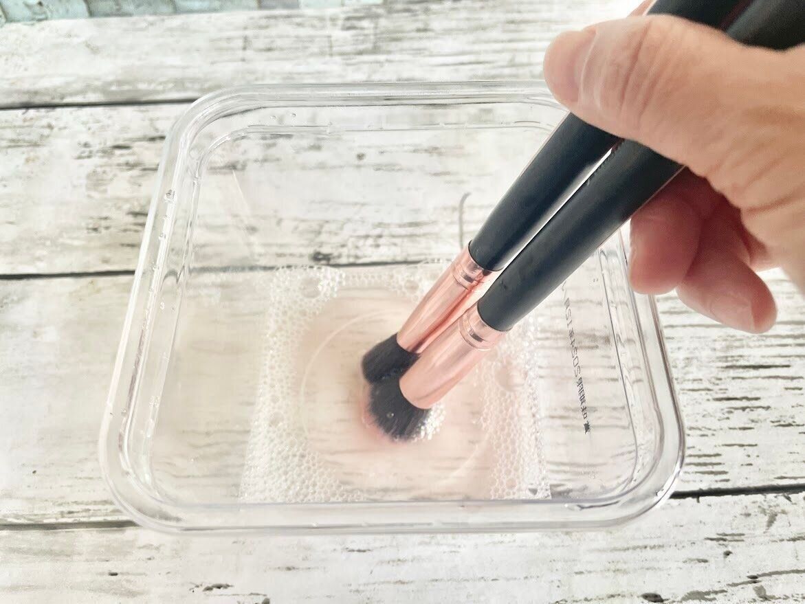 メイクブラシを洗うのもおすすめ
