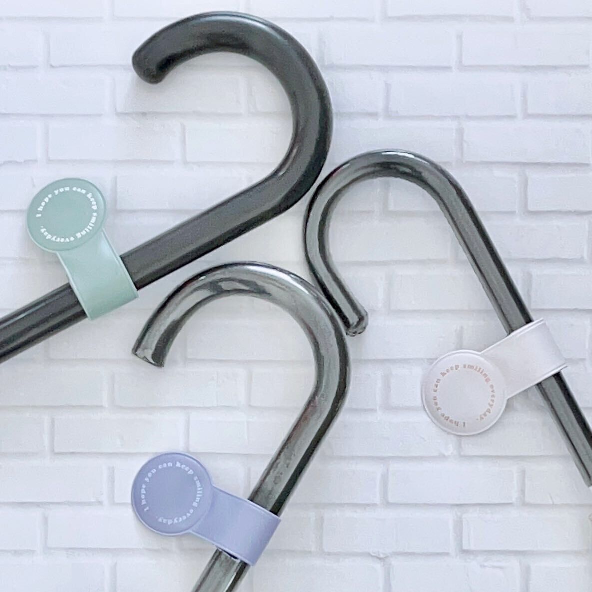 持って損なし！【セリア】「つけるだけ」「盗難防止」マグネット傘マーカーを紹介！