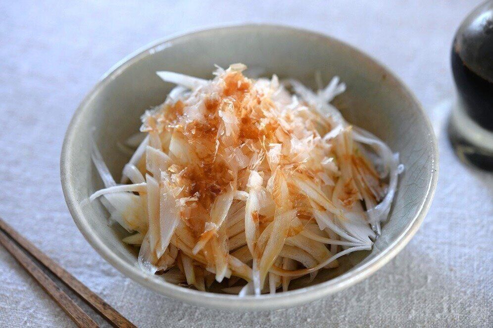 かつお節入り新玉ねぎのスライスサラダ