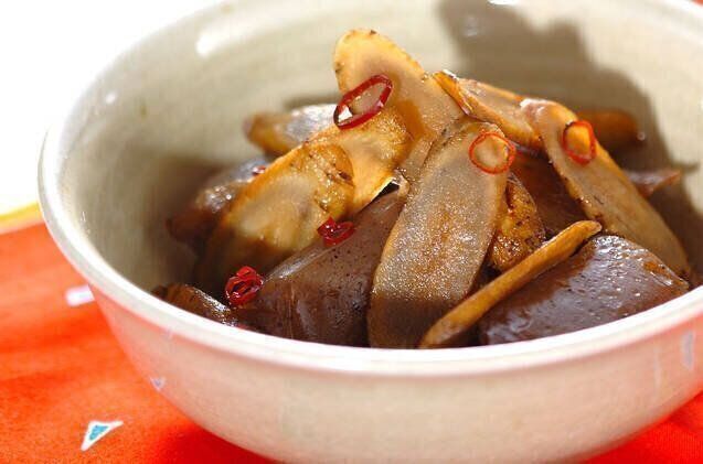 コンニャクとゴボウの甘辛炒め