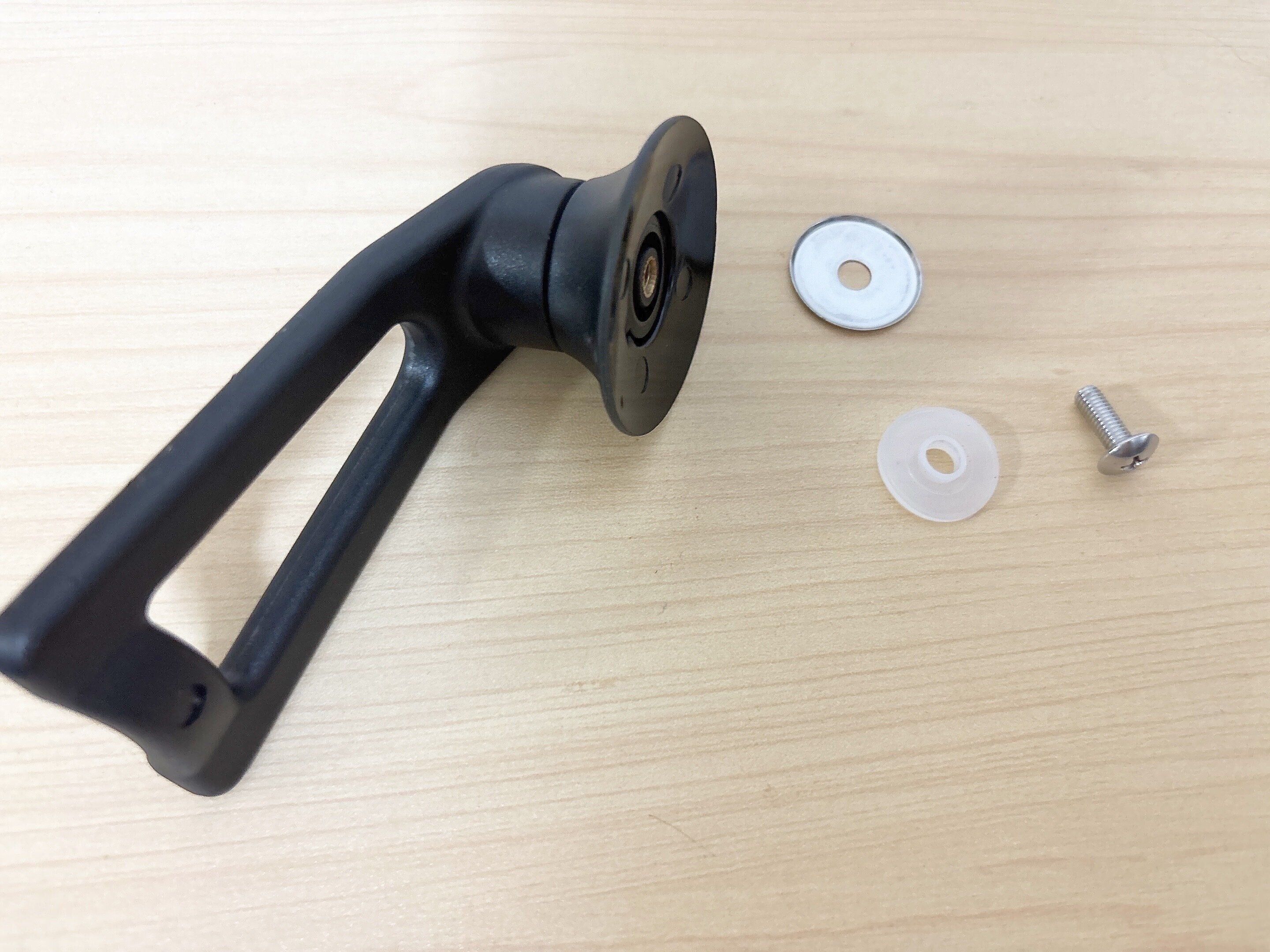 ダイソー立たせる鍋フタつかみ