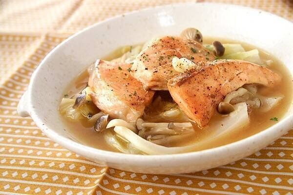 鮭とキャベツの蒸し煮