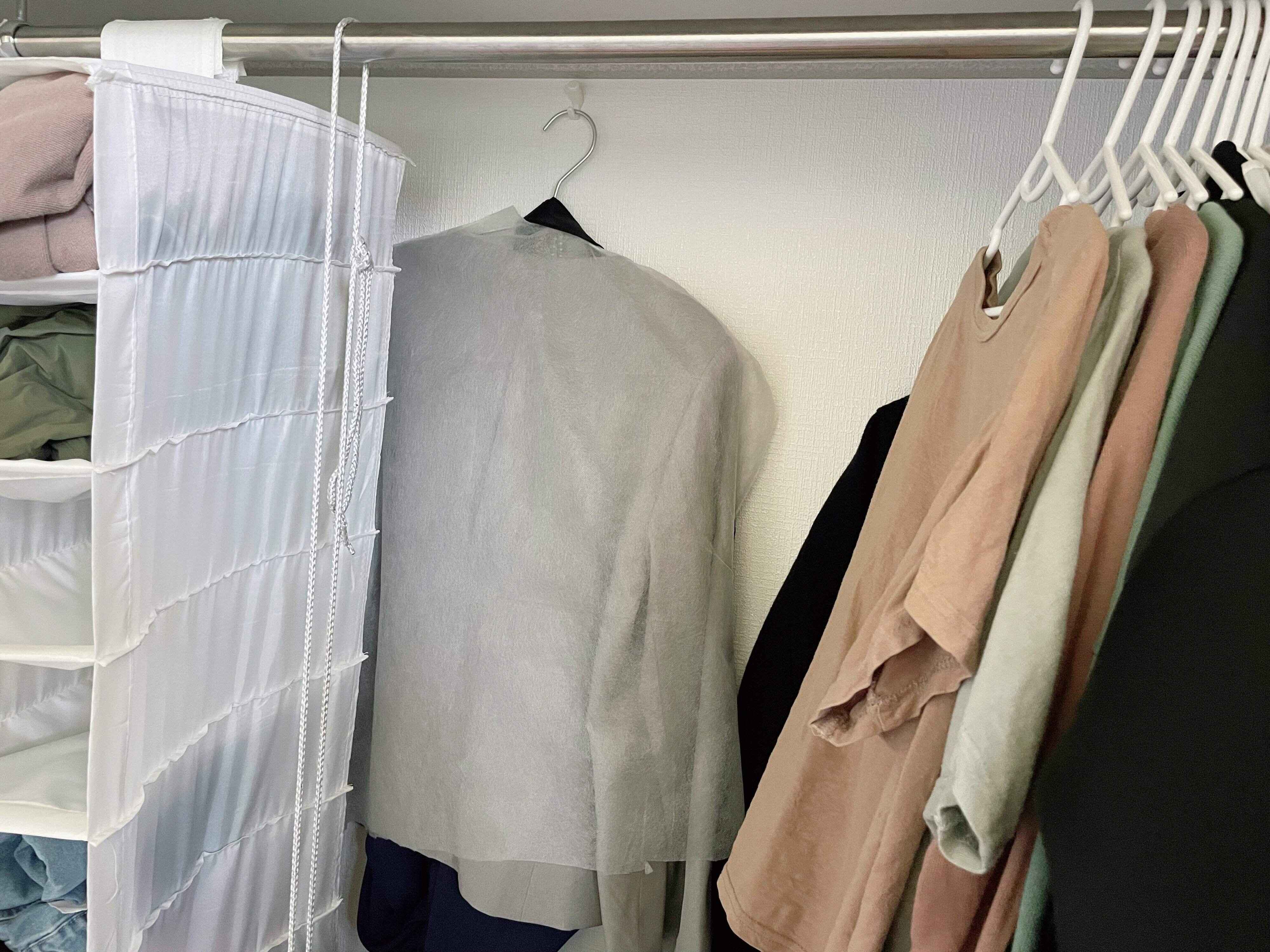 3．ピンフックを使った洋服収納