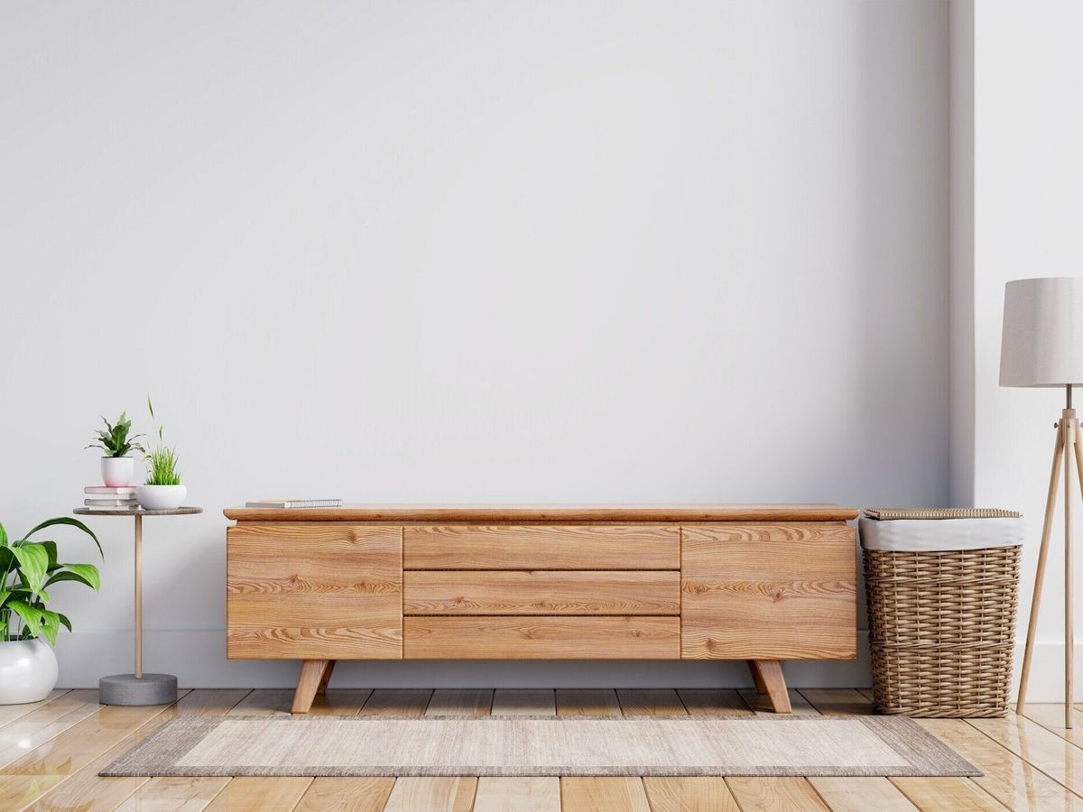 ウッドテレビキャビネットのインテリアウォールモックアップモダンな空の部屋、最小限のデザイン。