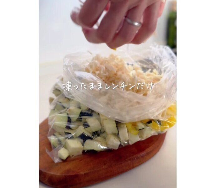 ビニール袋にどんどん入れていきましょう