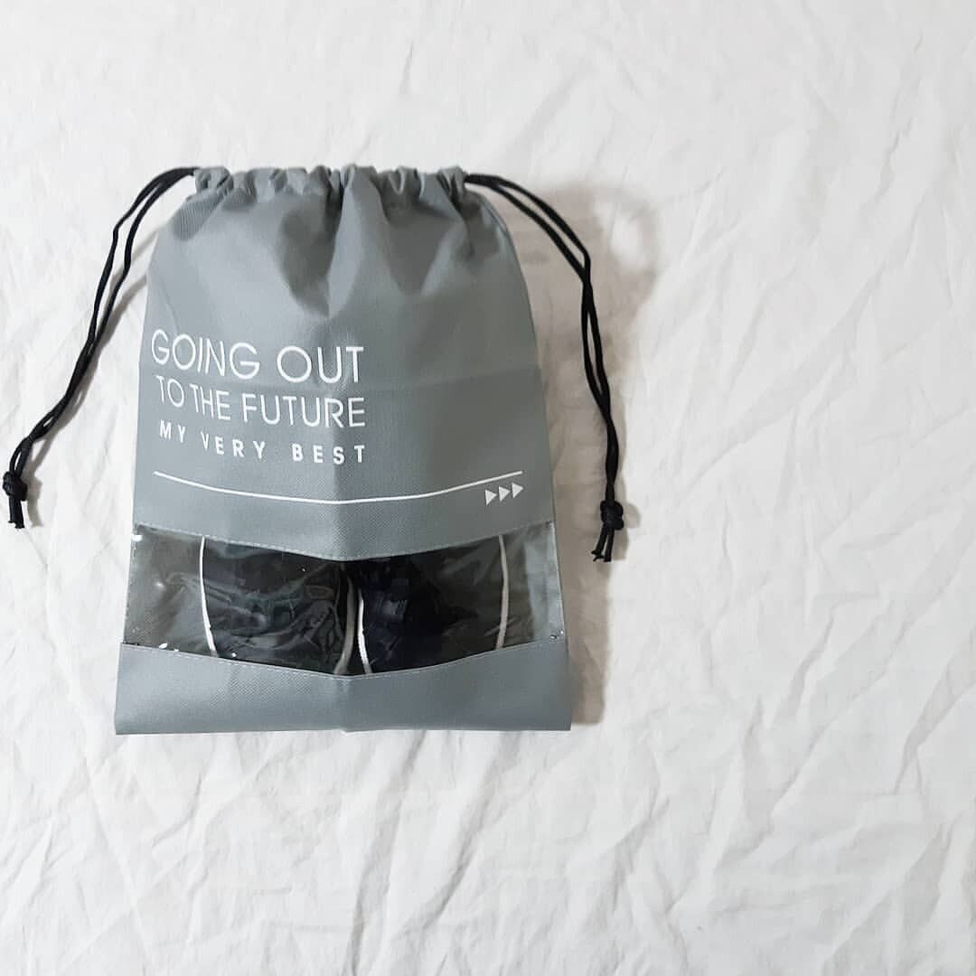 【ダイソー】シンプルなグレーが可愛い！持ってると便利なシューズ巾着