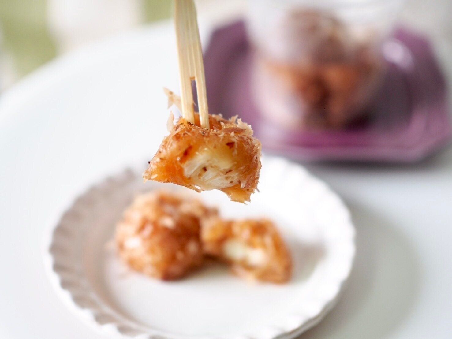 シャトレーゼ「おかか餅カップ入 チーズ風味クリーム入り」断面写真