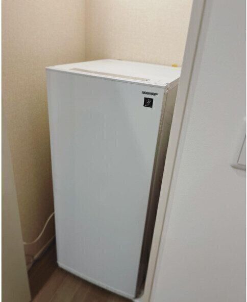 階段下収納をセカンド冷凍庫置き場として活用