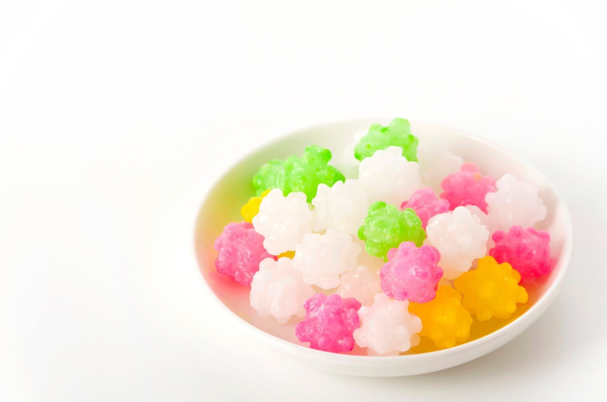 管理栄養士監修 賞味期限切れの 金平糖 こんぺいとう はいつまで食べられる 傷んだ時の特徴や保存方法を解説 サンキュ