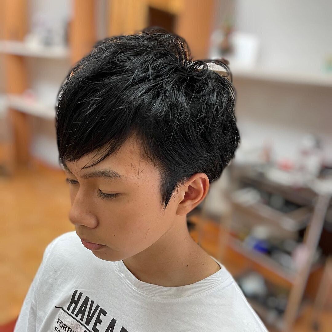 中学生の男の子に似合う流行のヘアスタイル ツーブロック風カットで校則も気にならない！