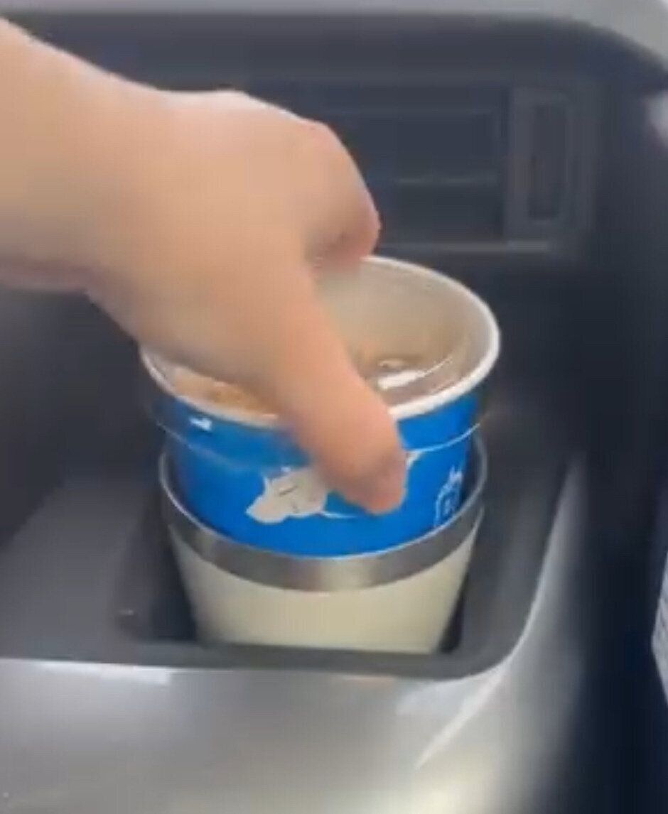 ドリンクの快適な温度を保つ！「真空２重ステンレスタンブラー」