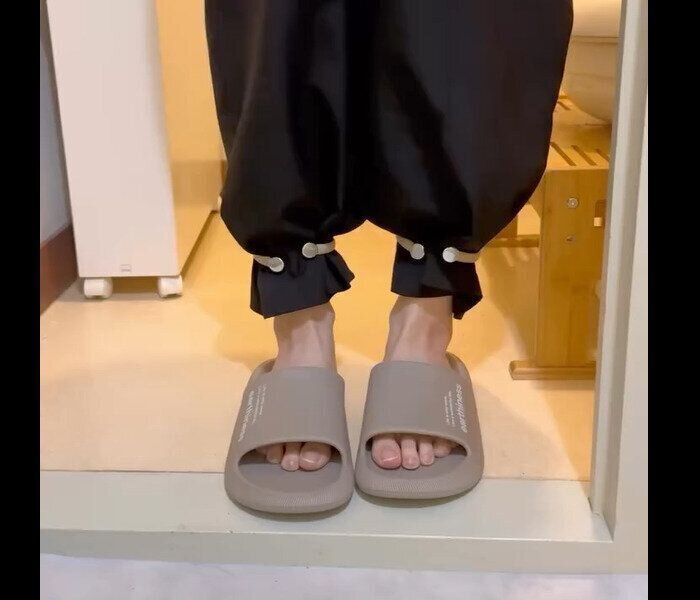 【ダイソー】便利すぎた！らくらくアームバンド