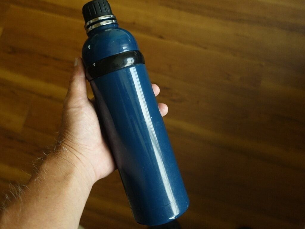 日傘、飲料水などは必須です