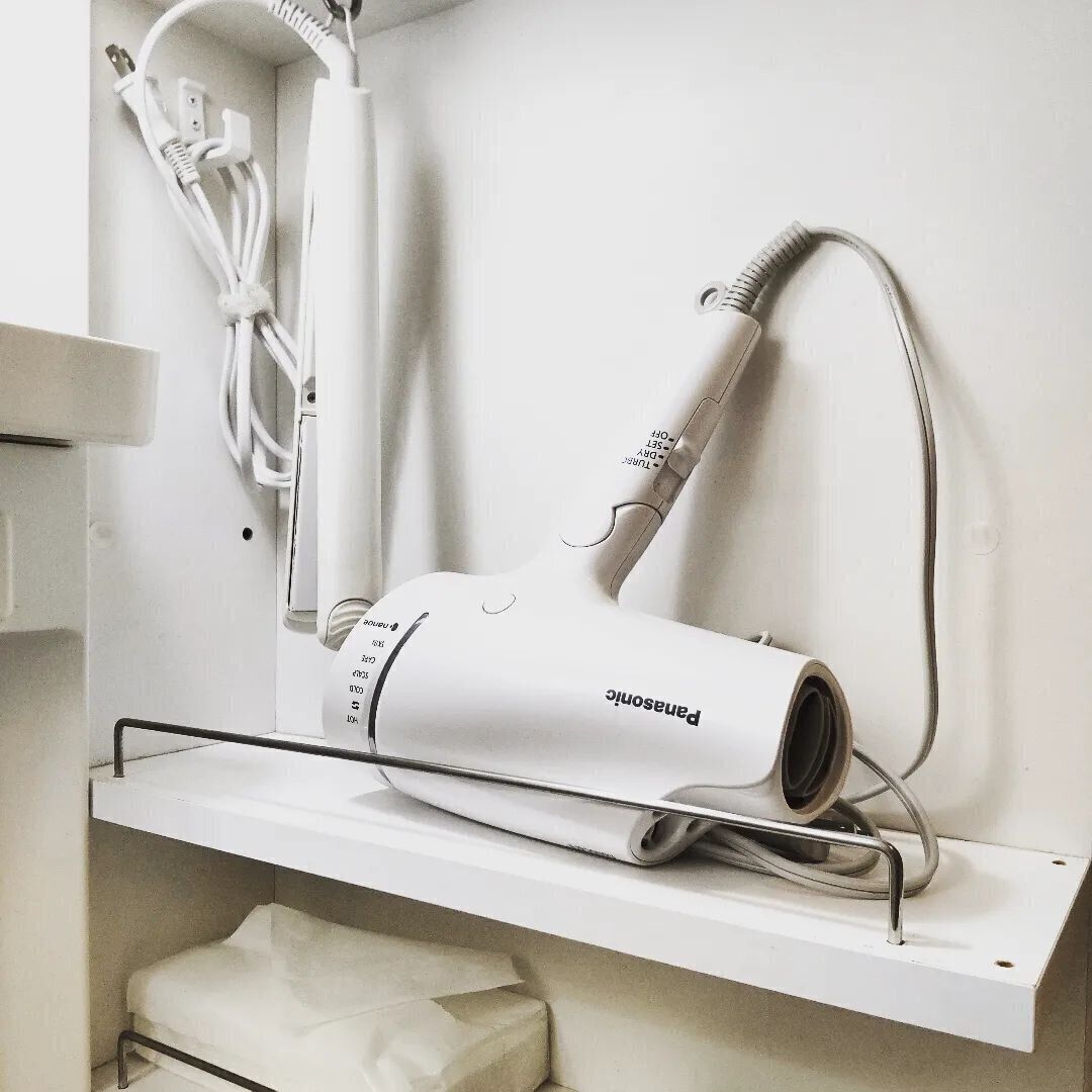 棚の一部をドライヤー専用スペースに！