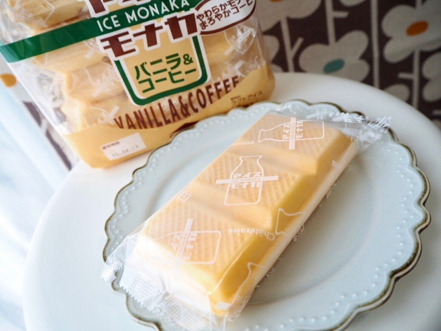 シャトレーゼ「アイスモナカバニラ＆コーヒー」商品写真