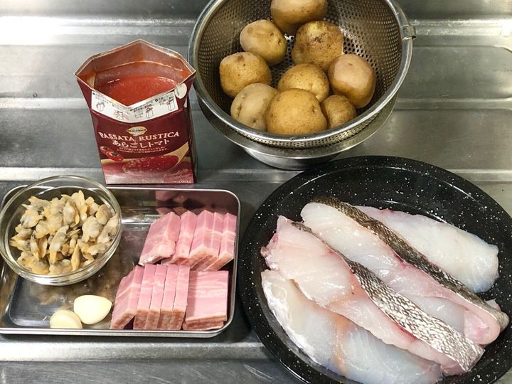 トマト鍋の材料