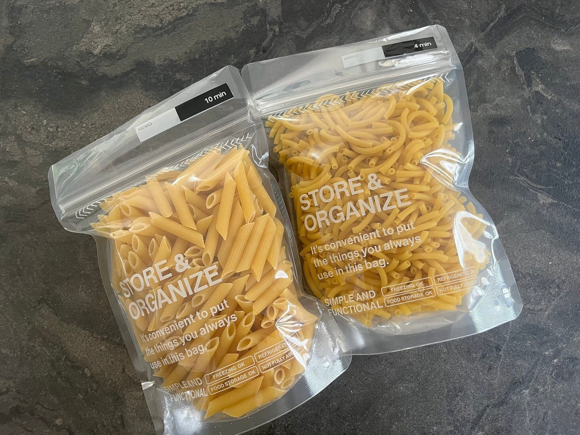 【ダイソー】「立つ」ストックバッグが便利！賢い使い方を整理収納のプロが解説