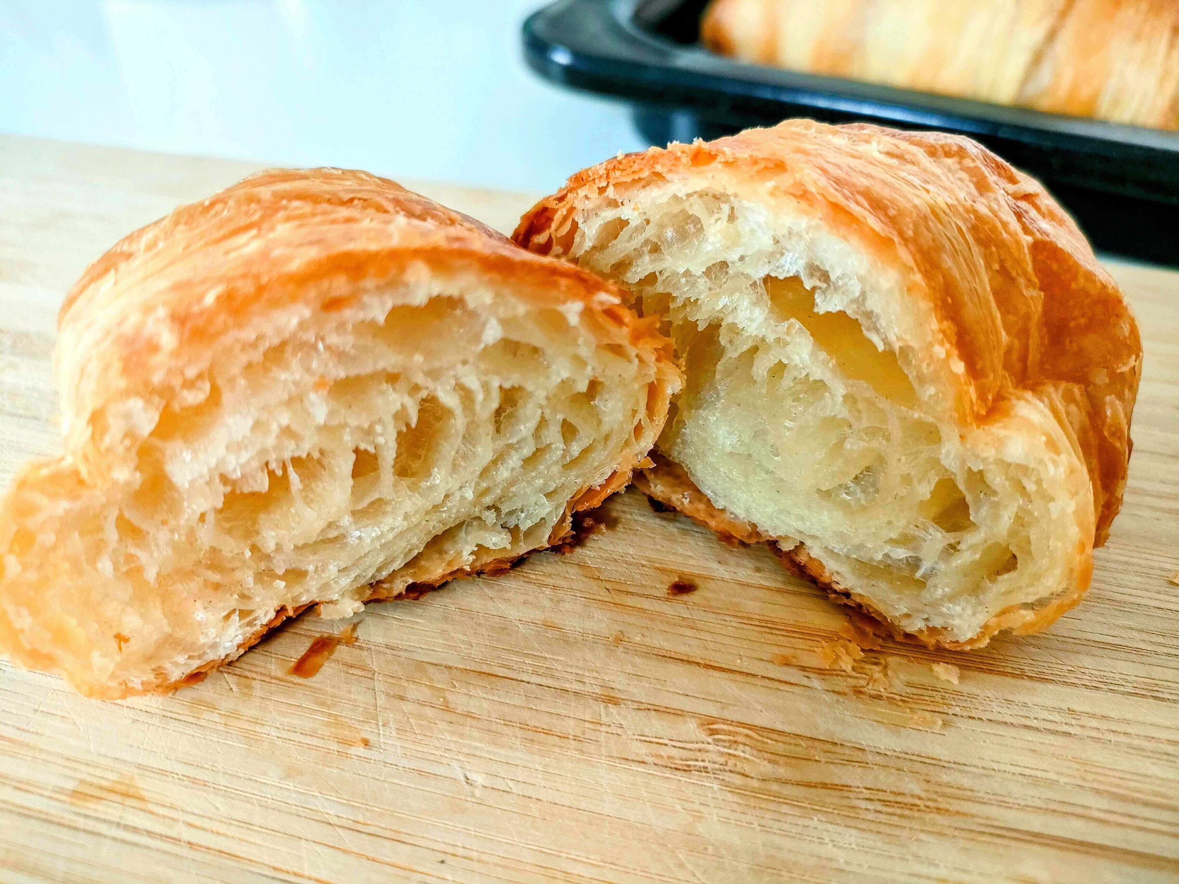 中身もしっかり層になっているクロワッサン
