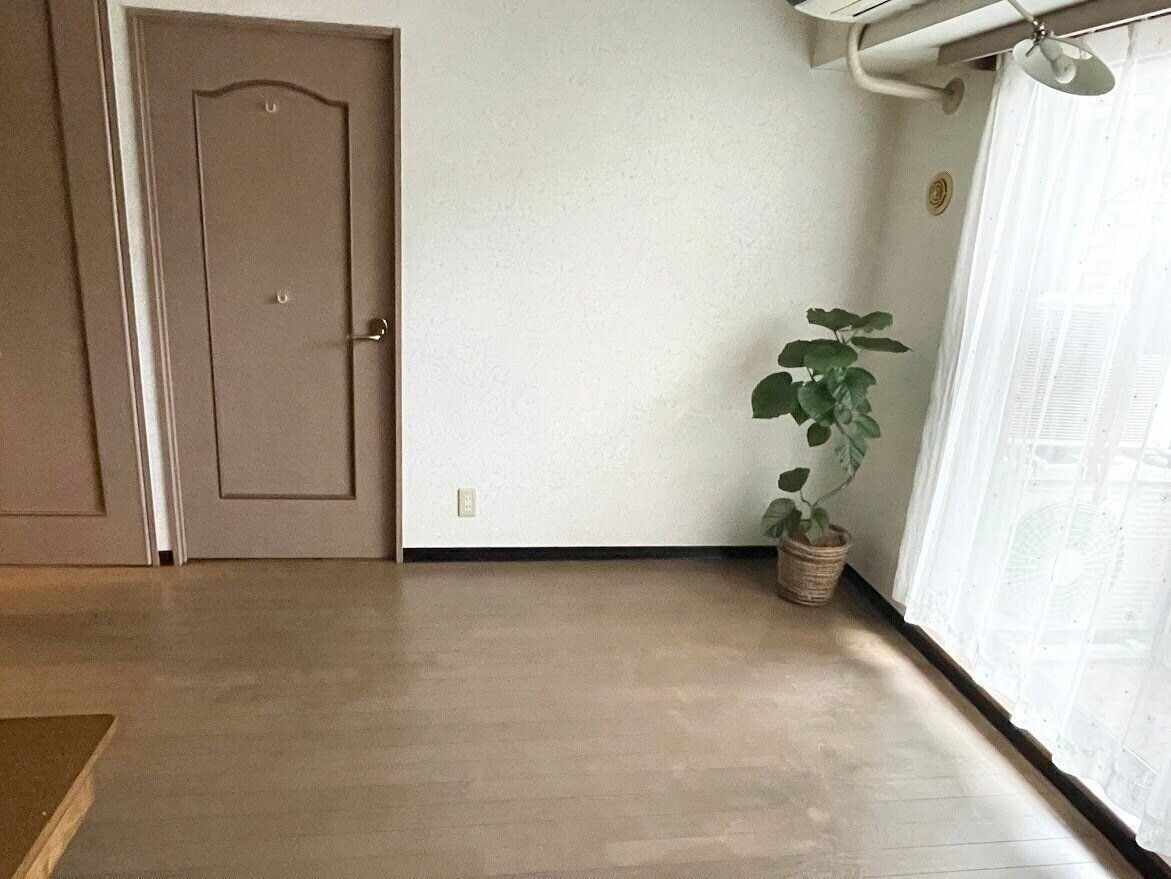 床にモノを置かない