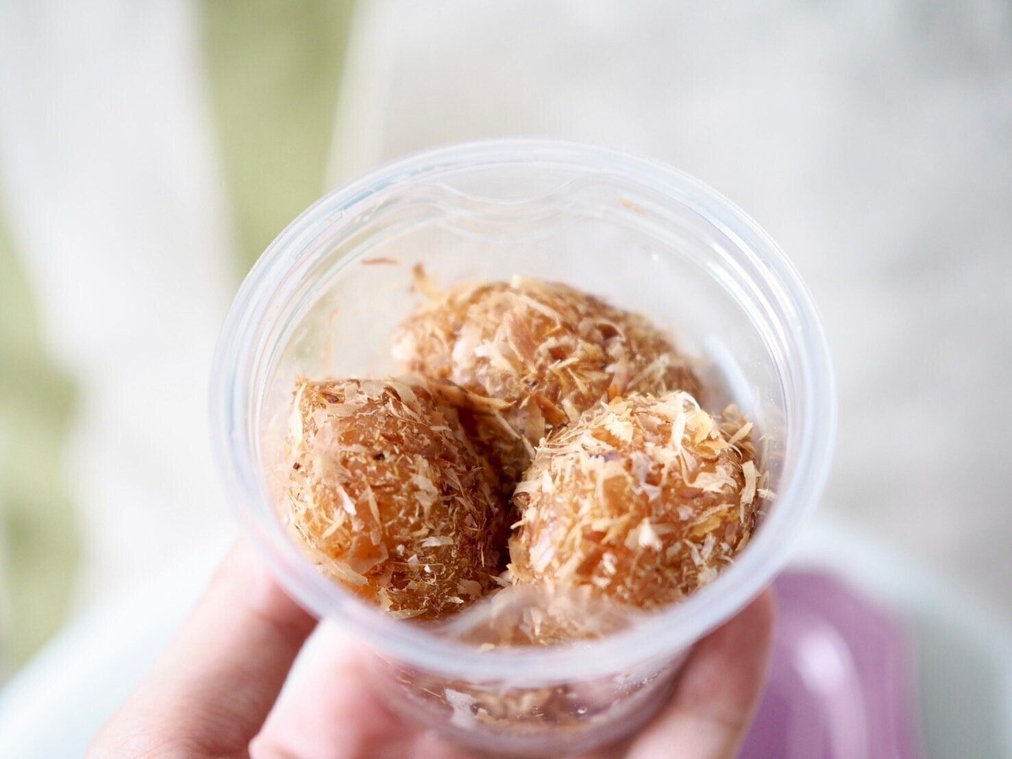 シャトレーゼ「おかか餅カップ入 チーズ風味クリーム入り」商品写真