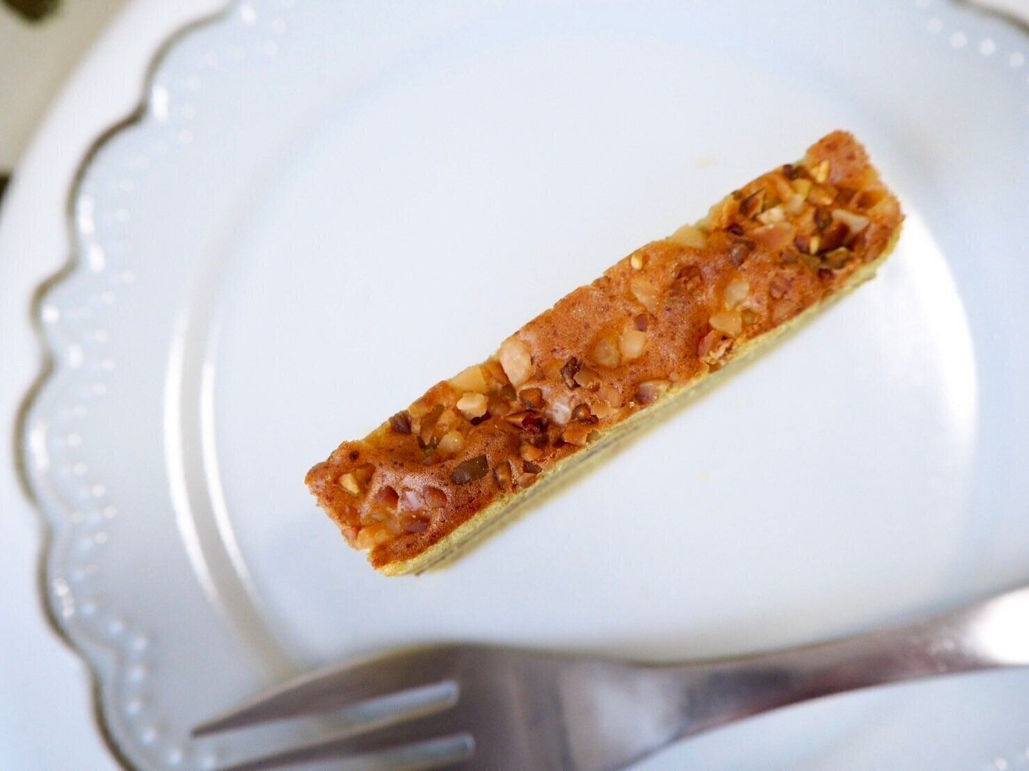 シャトレーゼ「ノーテンクーヘン ピスタチオ」上部写真