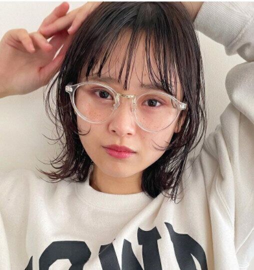 おしゃれな女子高校生のモテるヘアカタログ。軽めの質感がトレンド！レイヤーボブ