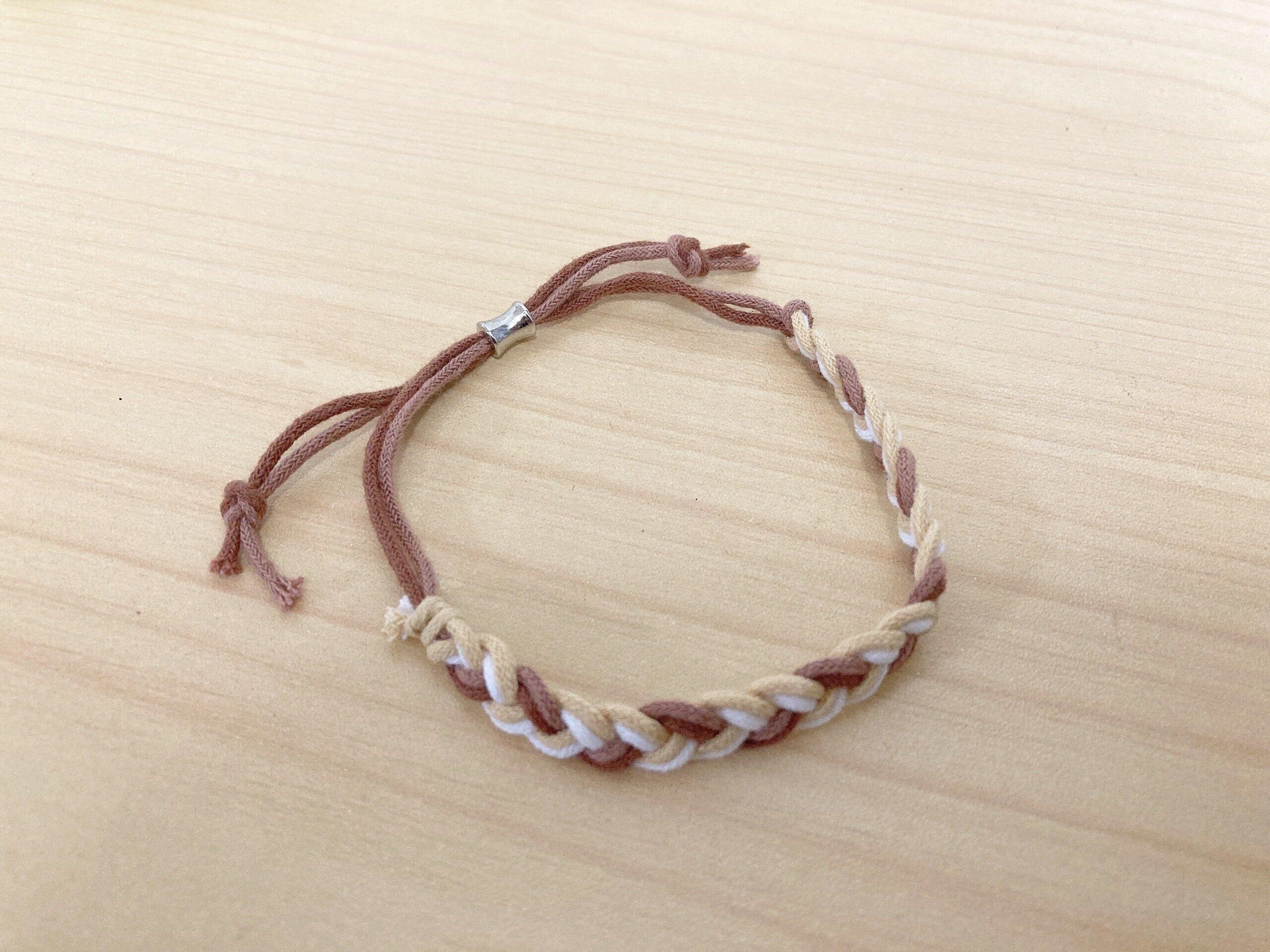 ダイソー虫よけ編み込みブレスレット