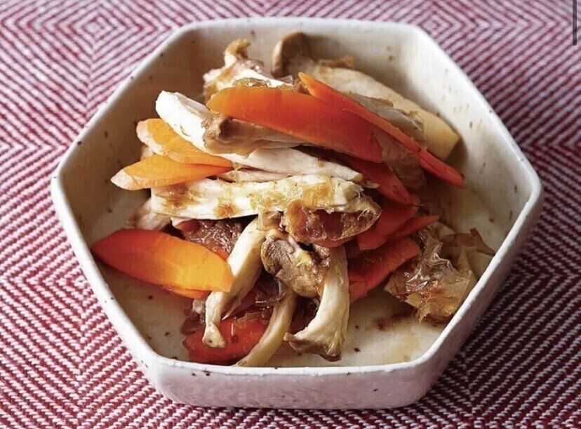 レンジで簡単！彩りよくご飯にも◎にんじんとエリンギのポン酢あえ