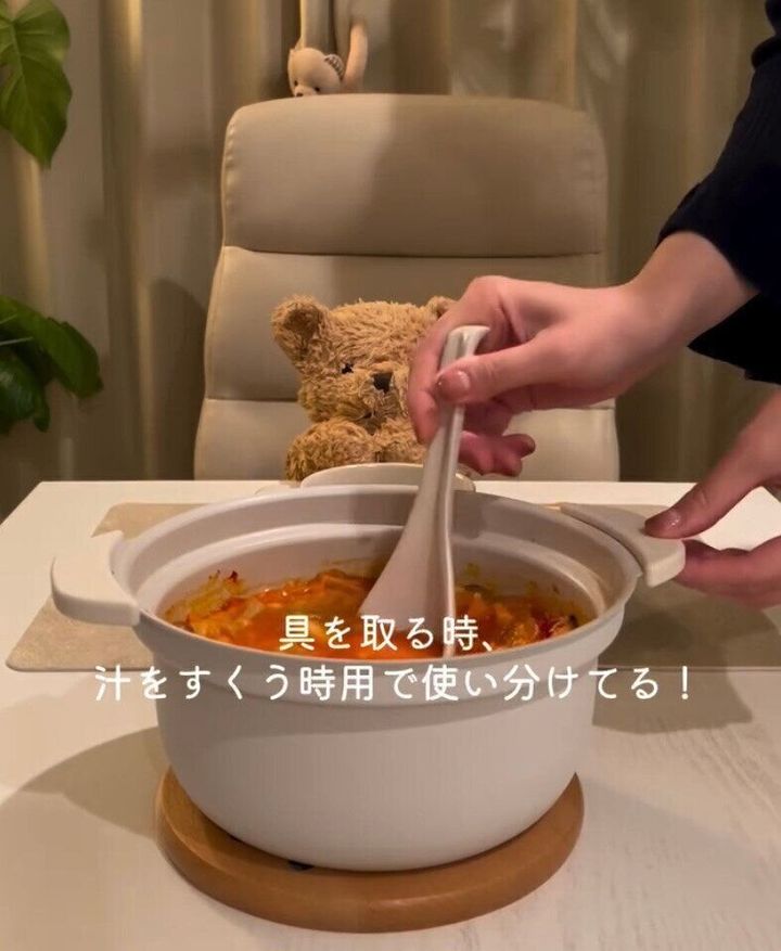 寒い時期にピッタリ!「IH・ガス火 軽量土鍋風卓上鍋」