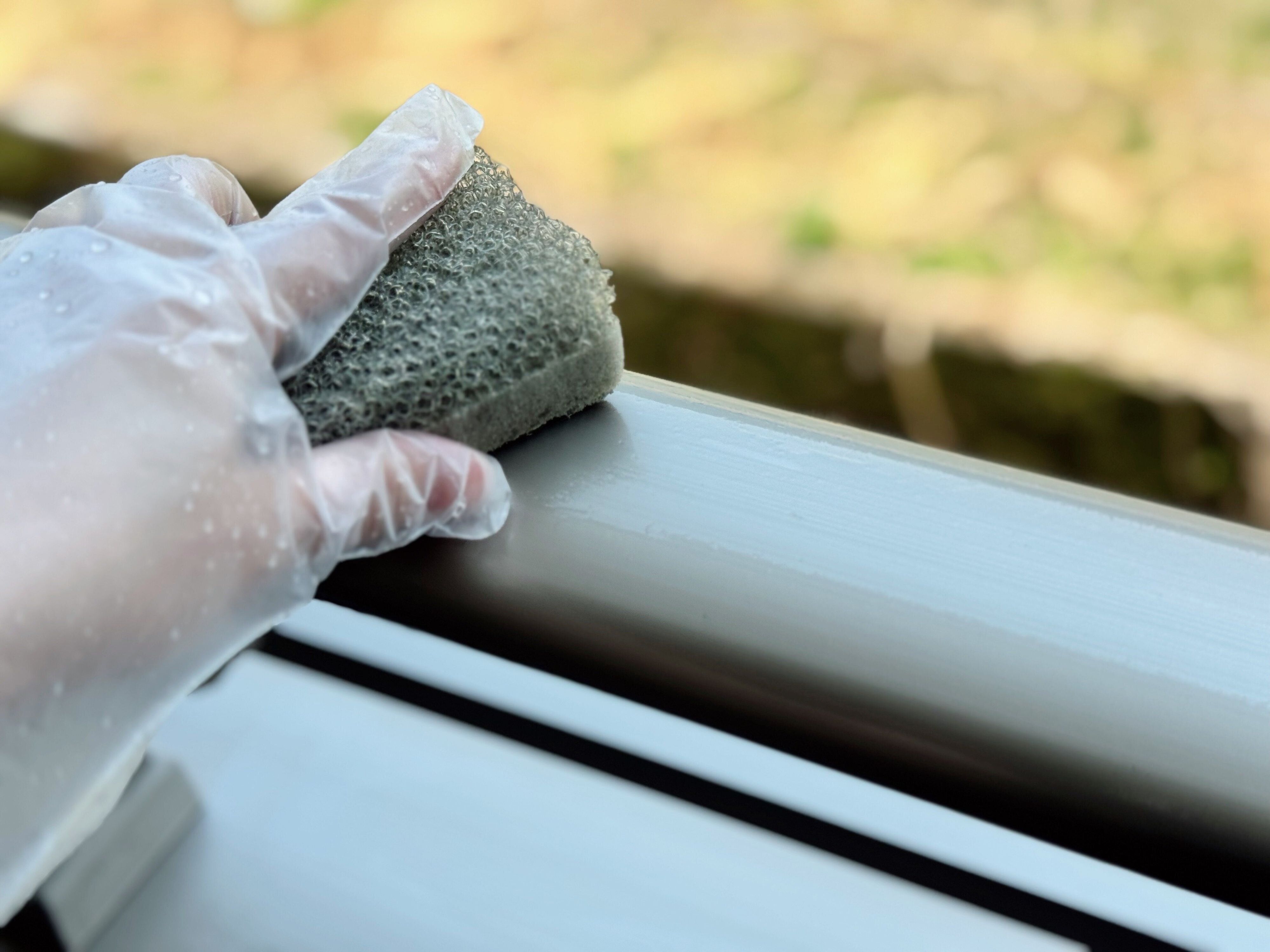 2．ベランダの手すり掃除に