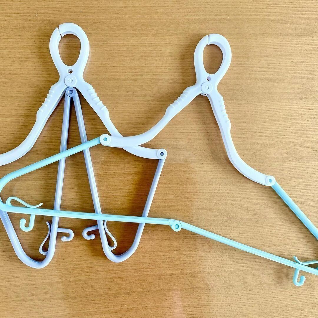 【セリア】アウトドアに便利な折りたたみハンガー