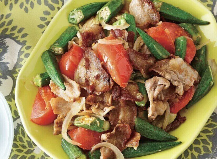 豚バラとトマトとオクラのさっぱり炒め