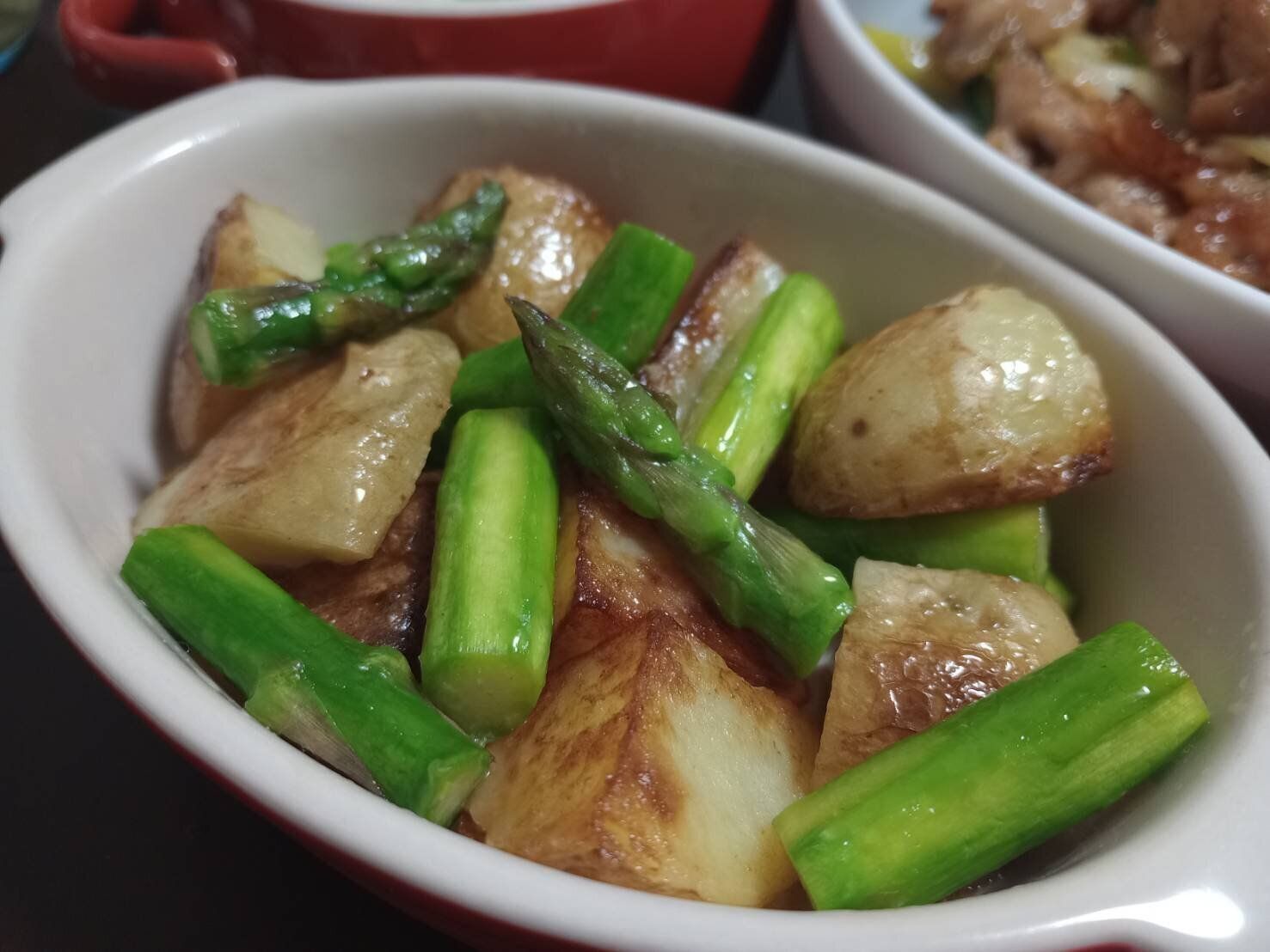 アスパラガスとじゃがいもの料理