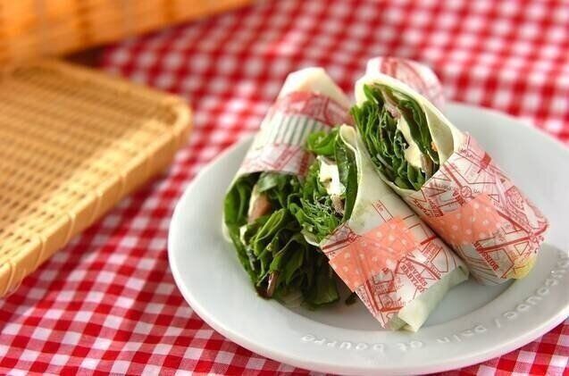  生ハムとクリームチーズのラップサンド