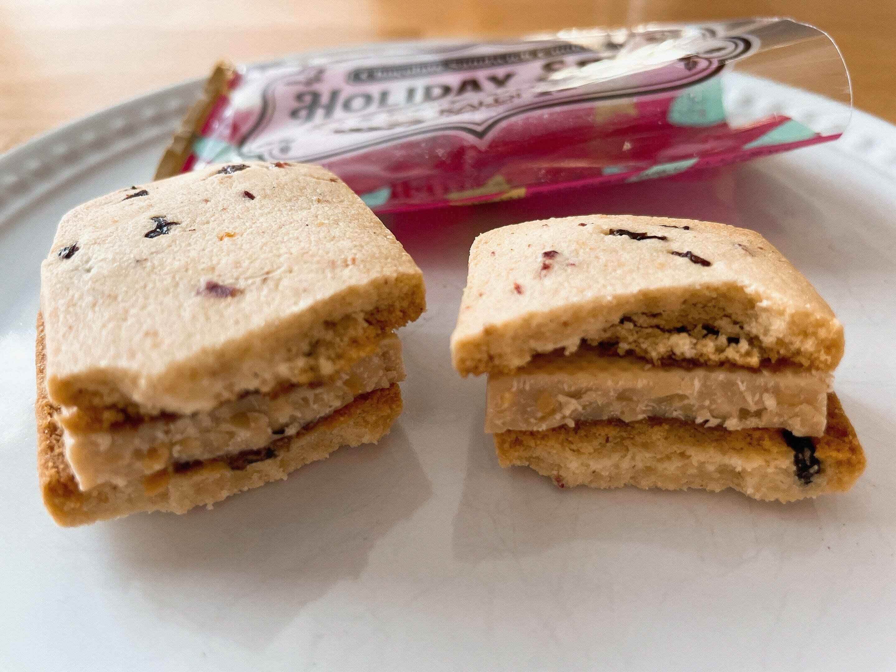 分厚いクッキーとチョコレート