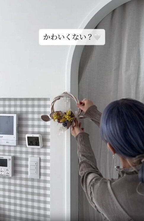 【セリア】透明で目立たないのでインテリアを飾るのにも便利