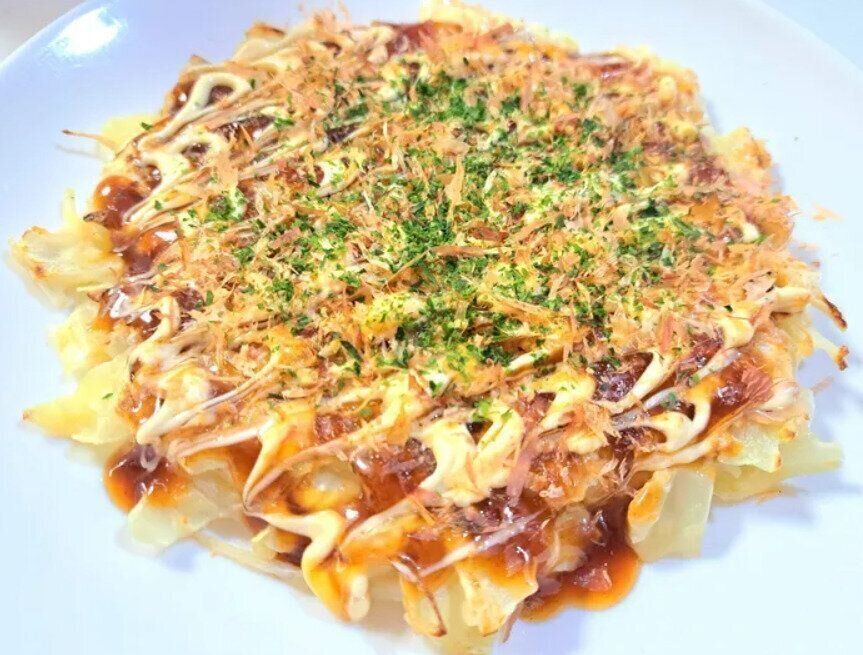 もやしがたっぷり入った絶品お好み焼き