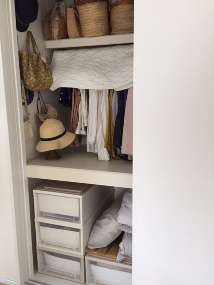 少ない服でおしゃれに着回し 女性ミニマリストのワードローブ コーデを公開 サンキュ 少ない服でおしゃれに着回し 女性ミニマリストのワードローブ コーデを公開 サンキュ