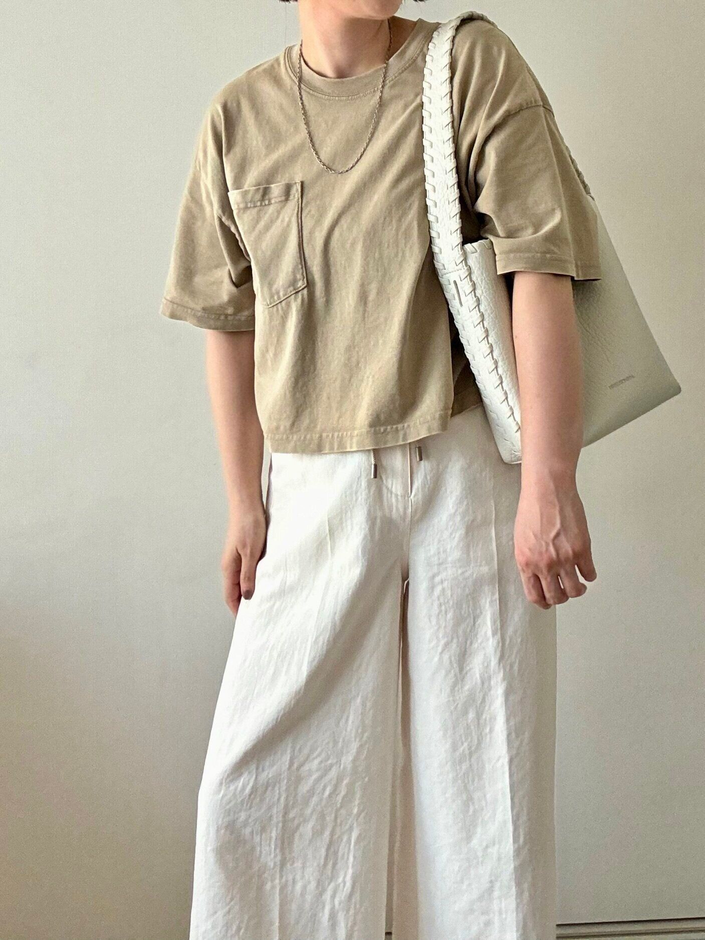 クロップドTシャツ