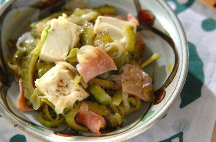 ゴーヤと豆腐の炒め物