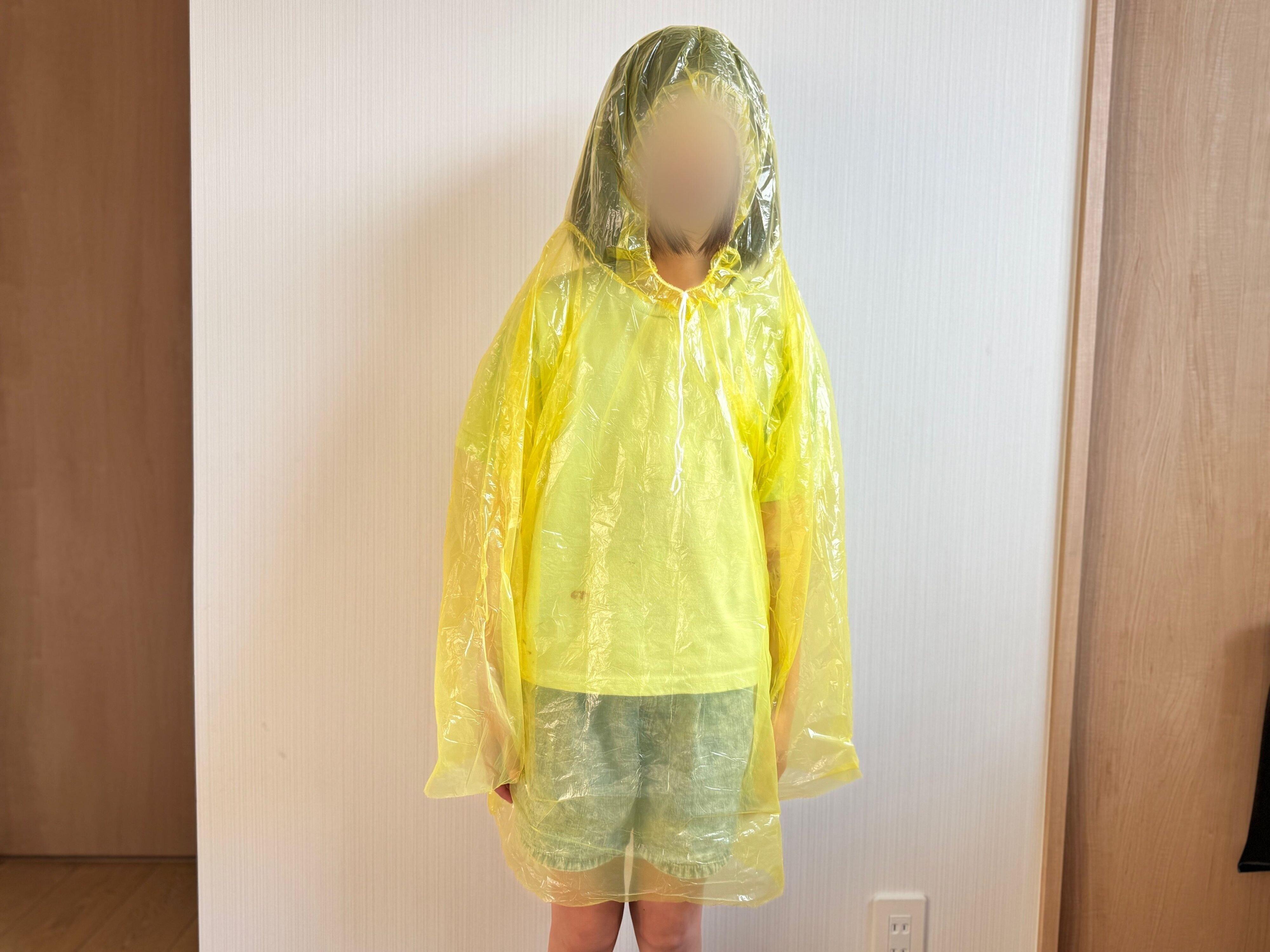 2．コンパクトレインコート（子ども用）