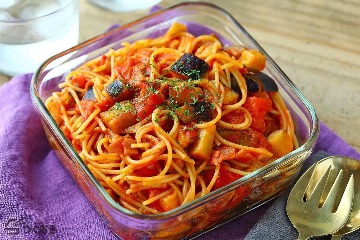 作り置きできるなすとトマトのパスタ