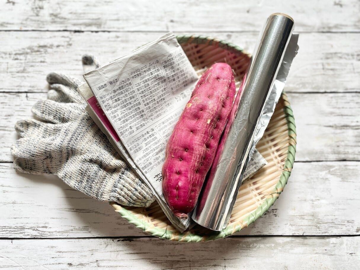 焼き芋を作るための材料